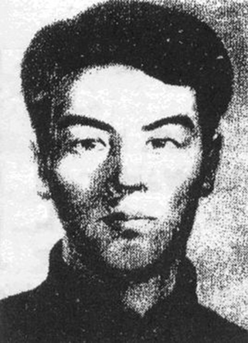 这是王德泰像。王德泰,原名王铭山。新华社发